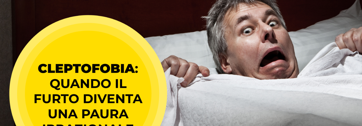 uomo che soffre di cleptofobia terrorizzato a letto